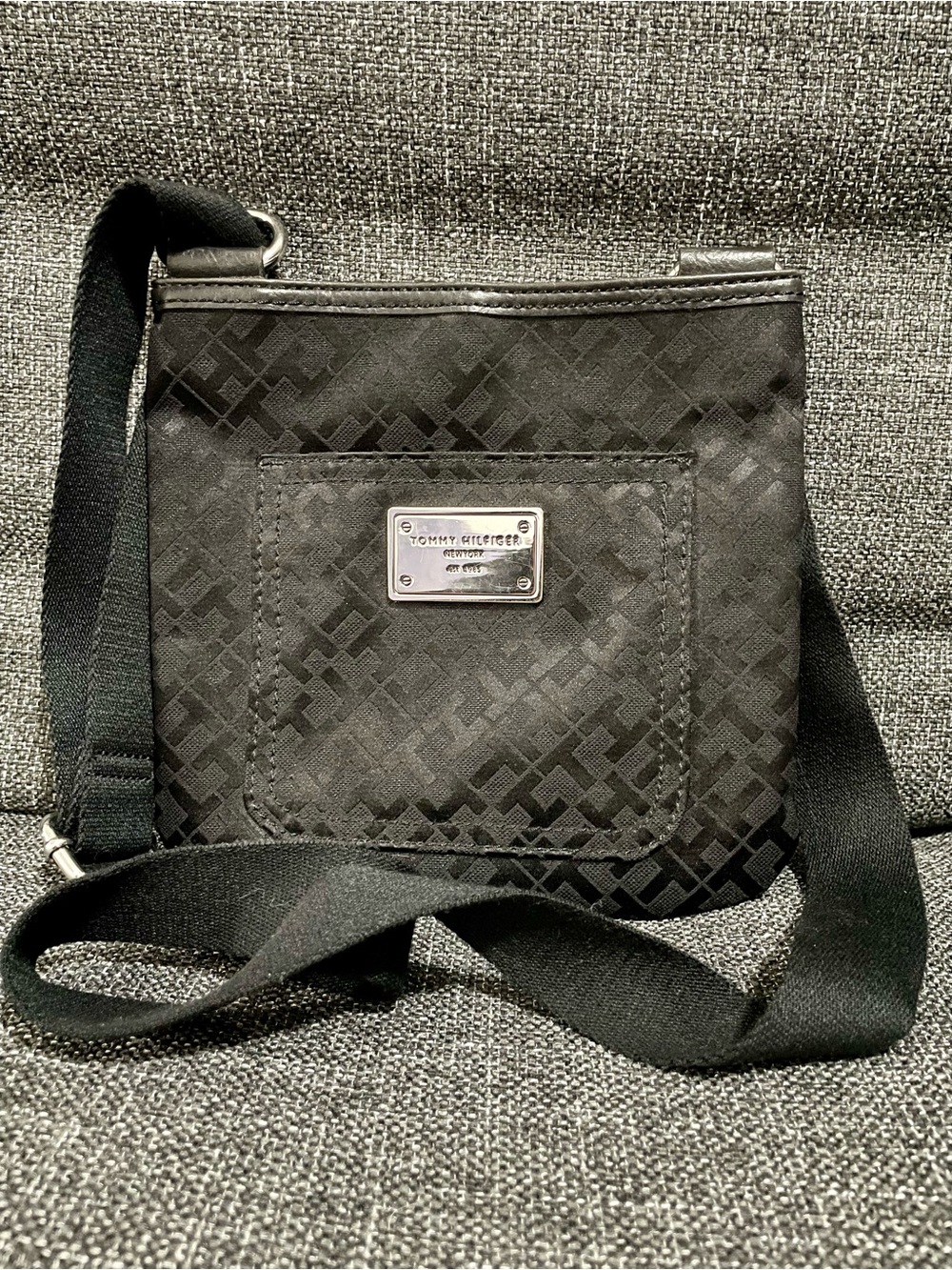 Tommy Hilfiger Black Nylon Messenger Crossbody